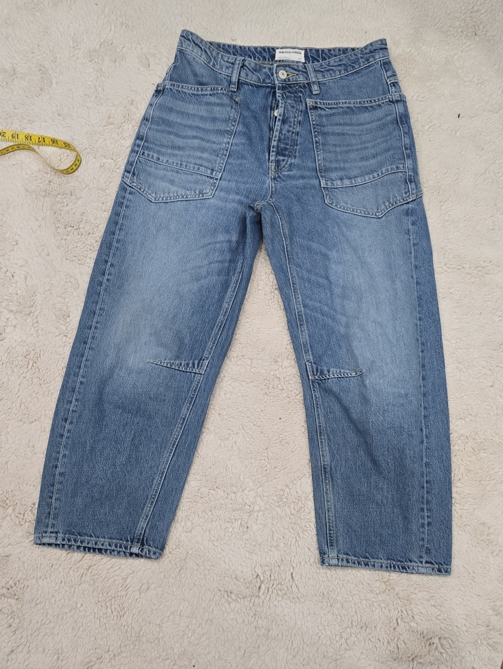 We The Free Woman Light Blue Relaxed Straight Jeans( Missing One Button)